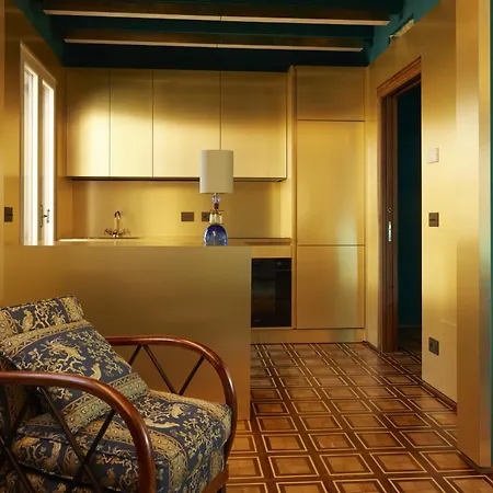 Dimora San Trovaso Enchanting Four-bedrooms * Velence