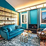 Apartament Dimora San Trovaso Stylish Four-bedroom House In *