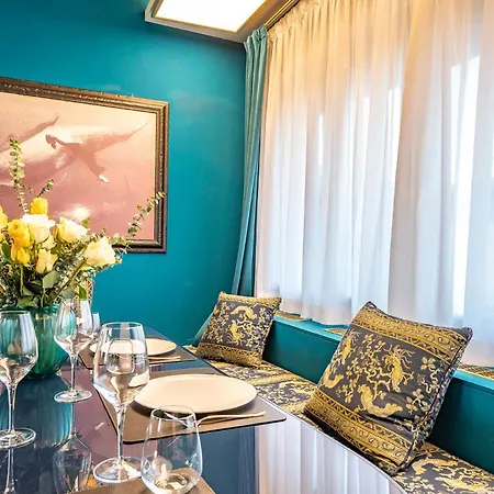 Dimora San Trovaso Enchanting Four-bedrooms * Wenecja