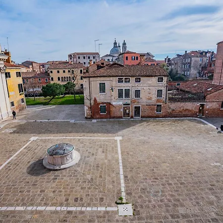 Dimora San Trovaso Enchanting Four-bedrooms Appartamento