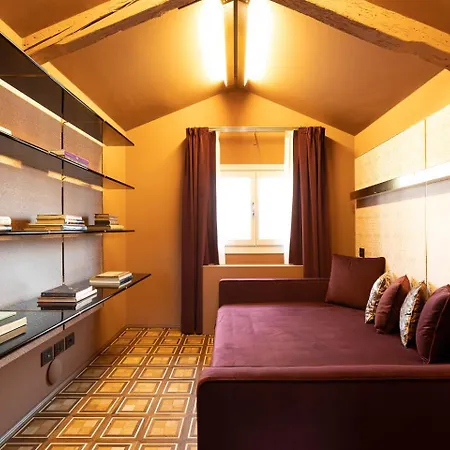 Apartament Dimora San Trovaso Enchanting Four-bedrooms Wenecja