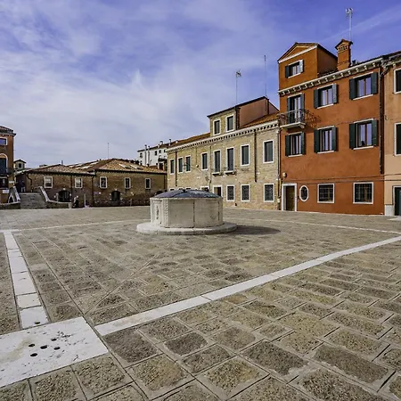 Appartamento Dimora San Trovaso Enchanting Four-bedrooms *