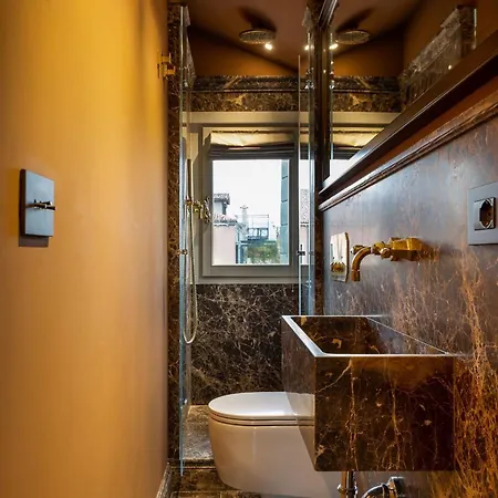 Dimora San Trovaso Enchanting Four-bedrooms * Venezia
