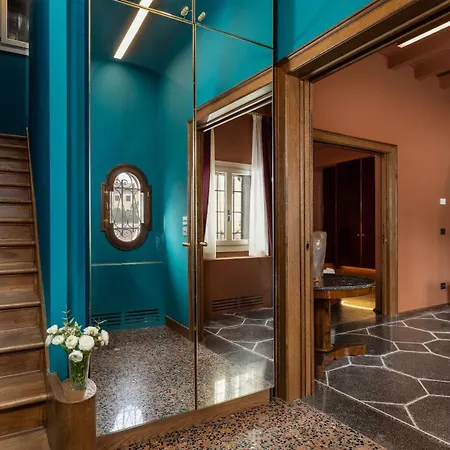 Dimora San Trovaso Enchanting Four-bedrooms Appartamento Venezia